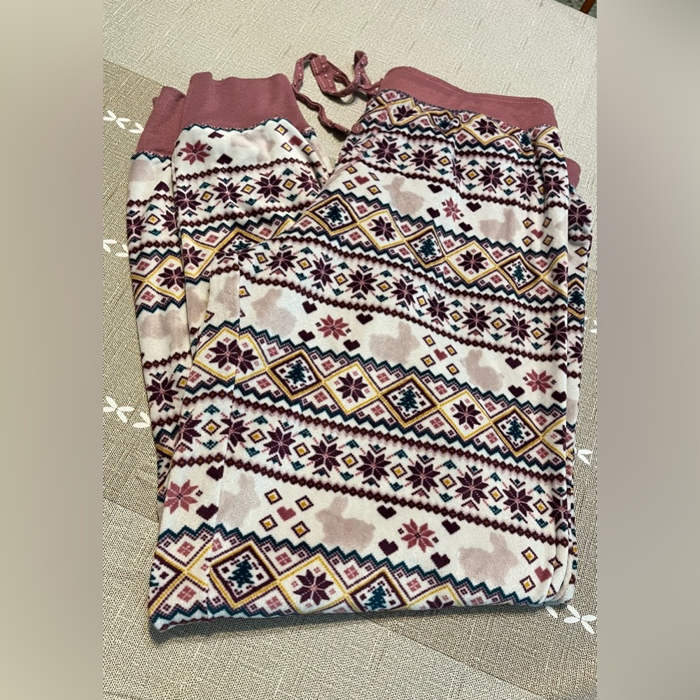 Secret Treasures Pajamas pants.  Size Medium